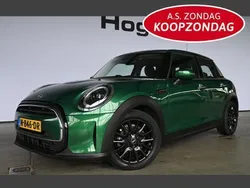 Groen, metallic lak Gebruikt 2021 Mini ONE Business Hatchback | € 17.940 (Eerlijke prijs)