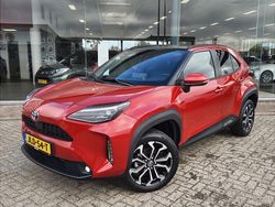 Rood Gebruikt 2024 Toyota Yaris Cross Style SUV | € 30.490 (Eerlijke prijs)
