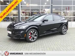Zwart Gebruikt 2022 Ford Mustang Mach-E Premium SUV | € 36.300 (Duur)