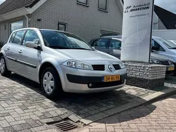 Grijs Gebruikt 2005 Renault Mégane II Hatchback | € 1.750 (Eerlijke prijs)