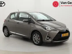 Grijs Gebruikt 2017 Toyota Yaris Hybrid Executive Hatchback | € 17.499 (Goede deal)