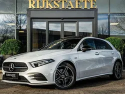 Wit Gebruikt 2021 Mercedes A250 AMG Hatchback | € 32.900 (Eerlijke prijs)