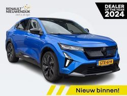 Bergblauw met dak in sterzwart Gebruikt 2024 Renault Rafale Esprit Alpine SUV | € 47.925 (Iets duurder)