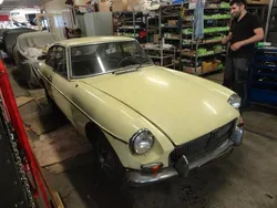 Geel Gebruikt 1970 MG B GT Coupé | € 5.250
