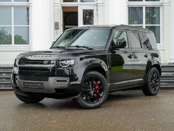, metallic lak Gebruikt 2024 Land Rover Defender SE Dynamic SUV | € 83.950 (Super prijs)