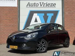 Zwart Gebruikt 2013 Renault Clio IV Expression Hatchback | € 3.790 (Eerlijke prijs)