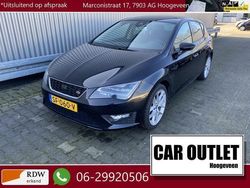 Zwart, metallic lak Gebruikt 2014 Seat Leon Business Hatchback | € 11.450 (Super prijs)