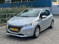 Grijs Gebruikt 2015 Peugeot 208 Style Hatchback | € 8.450 (Goede deal)