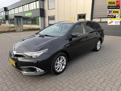 Zwart Gebruikt 2015 Toyota Auris Touring Sports Executive Stationwagen | € 10.999 (Eerlijke prijs)
