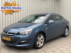 Blauw Gebruikt 2014 Opel Astra Edition Sedan | € 4.445 (Goede deal)