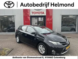 Zwart Gebruikt 2013 Toyota Auris Hybrid Hatchback | € 12.999 (Eerlijke prijs)