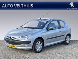 Grijs Gebruikt 2002 Peugeot 206 Hatchback | € 2.950 (Duur)