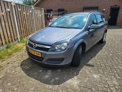 Zilver Gebruikt 2005 Opel Astra Edition Stationwagen | € 900 (Goede deal)