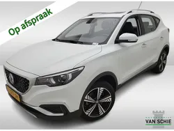 Wit, metallic lak Gebruikt 2021 MG ZS Luxury Sedan | € 16.400 (Eerlijke prijs)