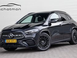 Zwart Gebruikt 2024 Mercedes GLA200 AMG line SUV | € 54.500