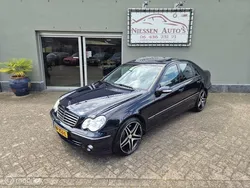 Blauw Gebruikt 2005 Mercedes C230 Avantgarde Sedan | € 6.950