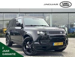 Santorini black (donker zwart metallic)zwart Gebruikt 2024 Land Rover Defender SUV | € 87.900 (Eerlijke prijs)