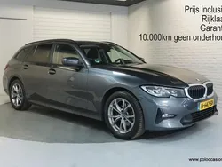 Grijs Gebruikt 2020 BMW 320 Executive Stationwagen | € 25.900 (Goede deal)