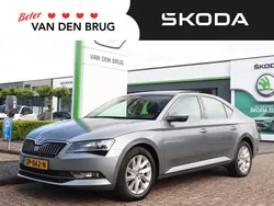 Grijs Gebruikt 2019 Skoda Superb Business Line Hatchback | € 23.695 (Goede deal)