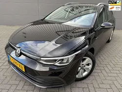 Zwart Gebruikt 2021 VW Golf VIII Life Stationwagen | € 14.999 (Goede deal)