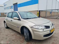 Beige Gebruikt 2007 Renault Mégane II Hatchback | € 1.499