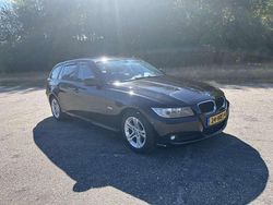 Zwart Gebruikt 2009 BMW 320 Stationwagen | € 3.900 (Eerlijke prijs)