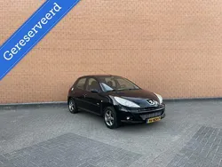 Zwart Gebruikt 2011 Peugeot 206+ Hatchback | € 1.949 (Goede deal)