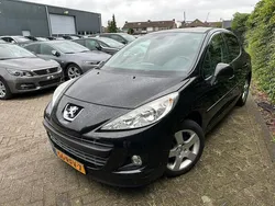 Zwart, metallic lak Gebruikt 2011 Peugeot 207 Allure Hatchback | € 1.950 (Super prijs)