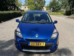 Gebruikt 2011 Renault Clio II Dynamique Sedan | € 2.400 (Eerlijke prijs)