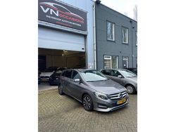 Grijs Gebruikt 2016 Mercedes B180 Ambition MPV | € 9.950 (Eerlijke prijs)