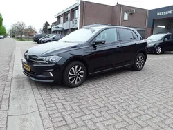 Zwart, metallic lak Gebruikt 2021 VW Polo Active Hatchback | € 15.850 (Goede deal)