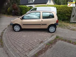 Geel Gebruikt 2003 Renault Twingo Hatchback | € 1.749 (Eerlijke prijs)