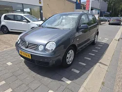 Grijs Gebruikt 2005 VW Polo Hatchback | € 2.250 (Eerlijke prijs)