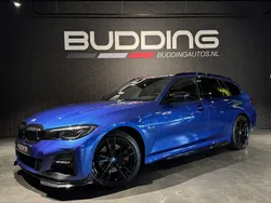 Blauw Gebruikt 2022 BMW 320e M Performance Stationwagen | € 34.950 (Goede deal)