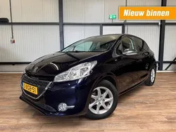 Blauw Gebruikt 2014 Peugeot 208 Style Hatchback | € 6.390 (Eerlijke prijs)
