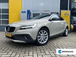 Bruin Gebruikt 2020 Volvo V40 CC Stationwagen | € 20.700 (Eerlijke prijs)