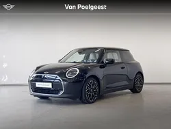 Zwart Gebruikt 2025 Mini Cooper Favoured Hatchback | € 37.495