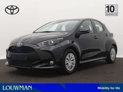 Zwart Gebruikt 2024 Toyota Yaris Hybrid Active Hatchback | € 23.445 (Eerlijke prijs)