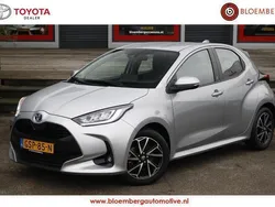 Grijs Gebruikt 2023 Toyota Yaris Hatchback | € 21.950 (Eerlijke prijs)