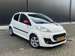 Wit Gebruikt 2013 Peugeot 107 Sportium Hatchback | € 5.395 (Eerlijke prijs)