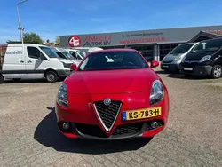 Rood Gebruikt 2016 Alfa Romeo Giulietta Super Hatchback | € 8.295 (Super prijs)