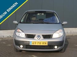 Beige Gebruikt 2004 Renault Scénic II Basis MPV | € 1.249 (Eerlijke prijs)