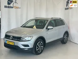 Grijs, metallic lak Gebruikt 2019 VW Tiguan Highline SUV | € 24.999 (Super prijs)