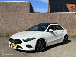 Wit Gebruikt 2024 Mercedes A200 Luxury Sedan | € 34.995 (Eerlijke prijs)