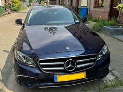 Blauw Gebruikt 2019 Mercedes E220 AMG Sedan | € 24.500 (Super prijs)