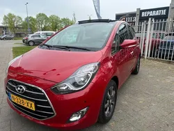 Rood Gebruikt 2017 Hyundai ix20 Premium MPV | € 14.500 (Goede deal)