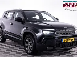 Zwart, metallic lak Gebruikt 2023 Jeep Avenger EV Longitude SUV | € 24.990 (Goede deal)