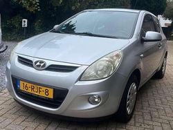 Zilver Gebruikt 2011 Hyundai i20 Comfort MPV | € 4.850 (Goede deal)
