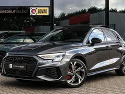 Grijs Gebruikt 2022 Audi A3 Sportback Basis Hatchback | € 35.900 (Iets duurder)