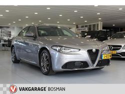 Grijs, metallic lak Gebruikt 2020 Alfa Romeo Giulia Super Sedan | € 28.400 (Eerlijke prijs)
